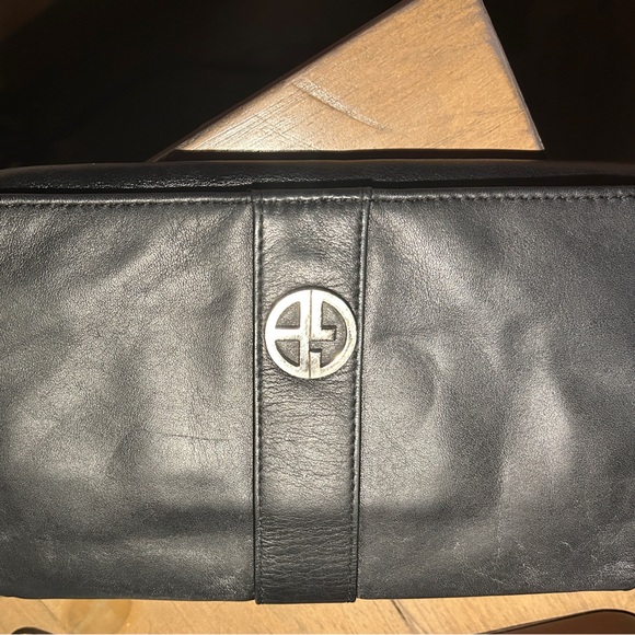 Giani Bernini Genuine Leather Cross Body 9”X6” Inside Lined in Black Cloth. EUC. - Picture 10 of 13